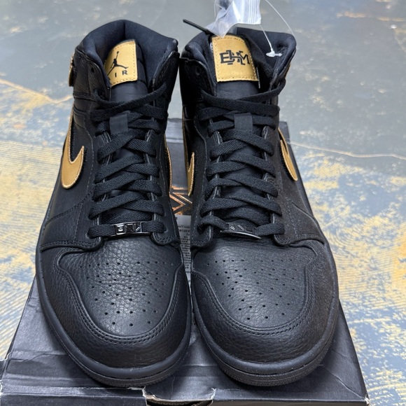 Nike Air Jordan 1 Hi Retro BHM 908656-001 10 Gold Black - Picture 3 of 9